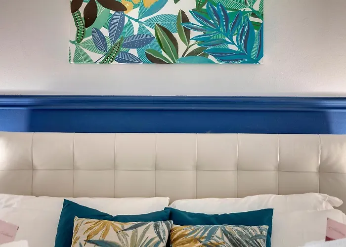 Corinne By Mamo * Florence